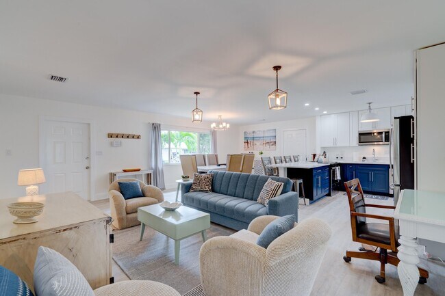 Building Photo - 1036 Coral Dr