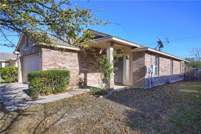 Building Photo - Very clean well maintained one-story home.