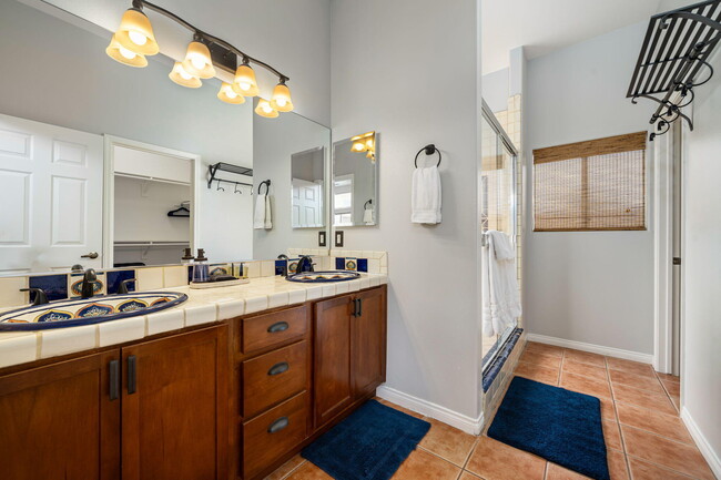 Building Photo - 53845 Avenida Alvarado