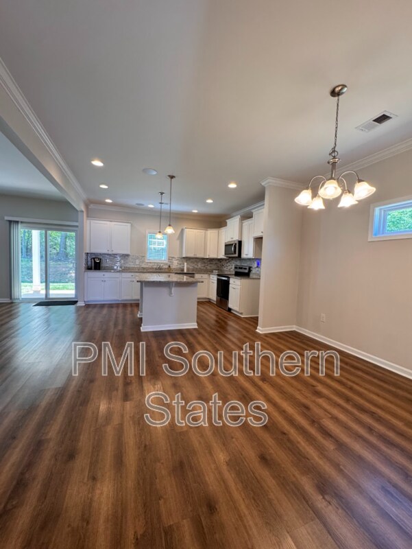 Building Photo - 320 Alameda Ln