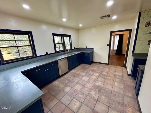 Building Photo - 414 N Olive Ave
