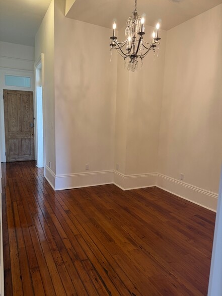 Living room - 4223 Prytania St