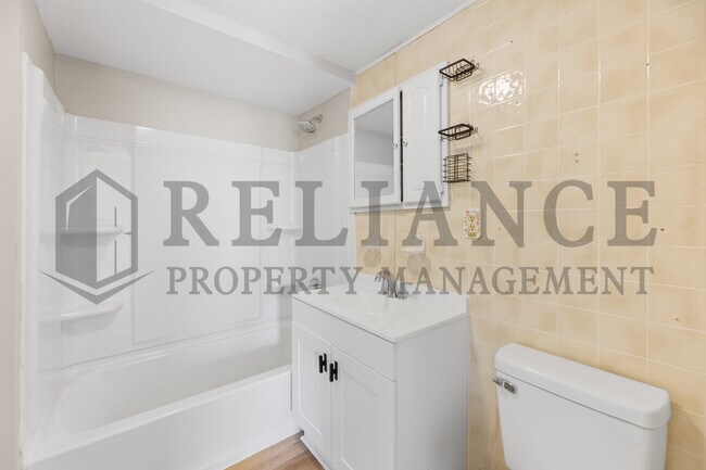 Building Photo - 1823 S Hiram St