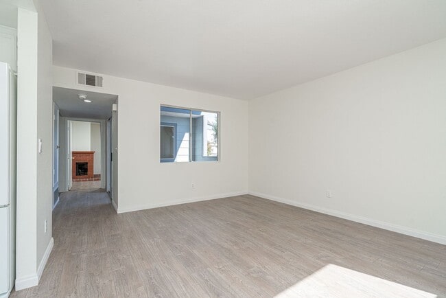 Building Photo - Costa Mesa Townhome with Loft | 2BR, 2.5BA...