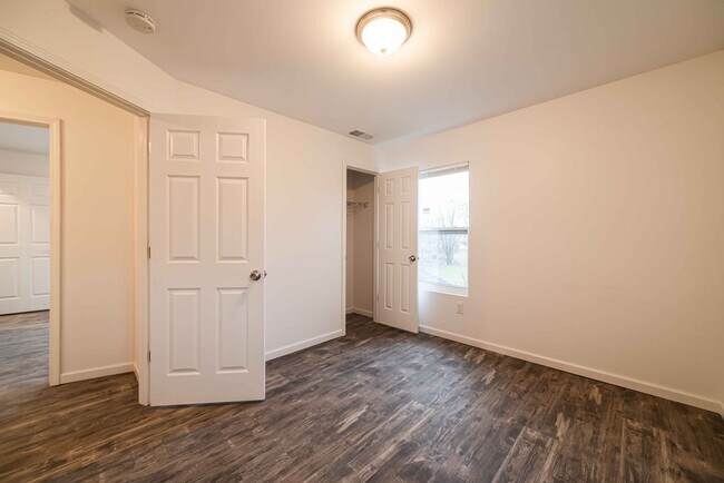 Building Photo - $1450 - Beautiful 3 bedroom home