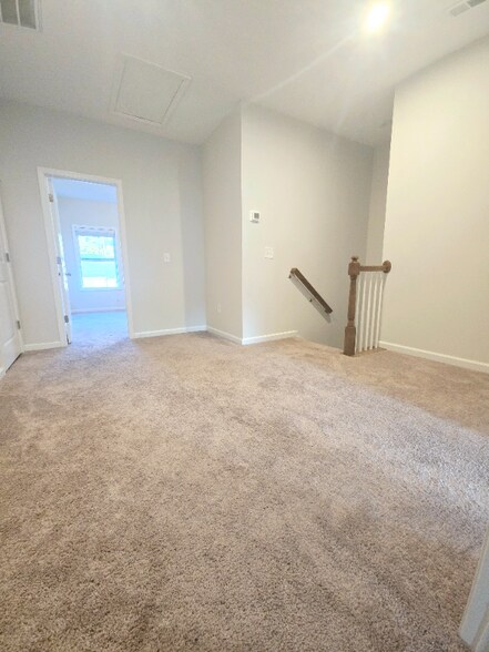 Building Photo - 804 Oak Center Dr