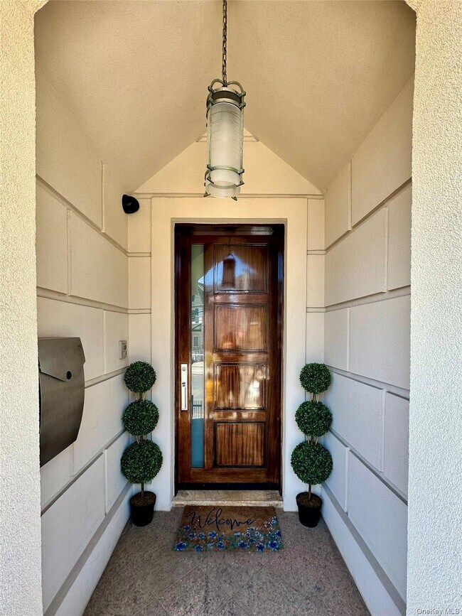 Building Photo - 53-56-56 72nd Pl