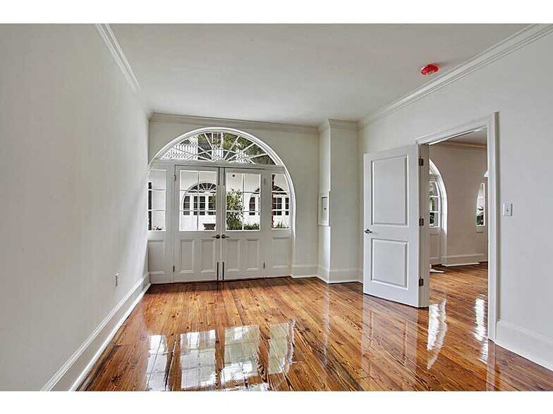 Building Photo - 724 Governor Nicholls St