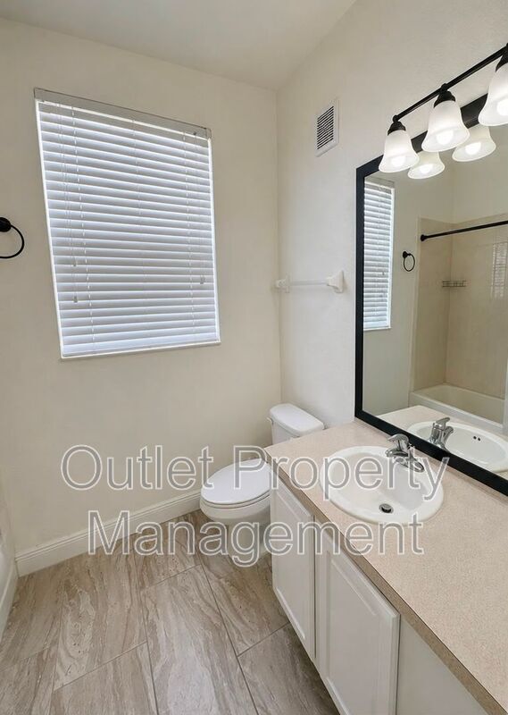 Building Photo - 8630 Buccilli Dr