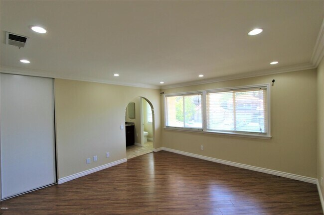 Building Photo - 15329 Bambi Ct