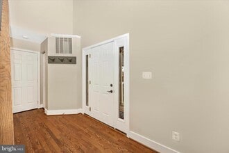 Building Photo - 6976 Meadowpoint Terrace