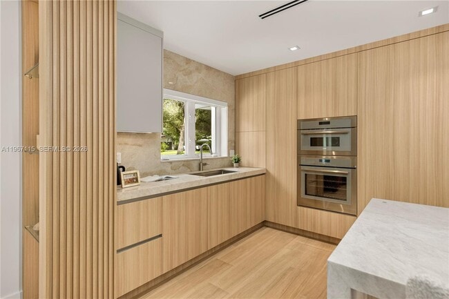 Building Photo - 6011 Maynada St