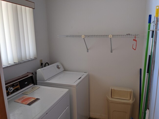 Building Photo - 3035 Finsterwald Dr
