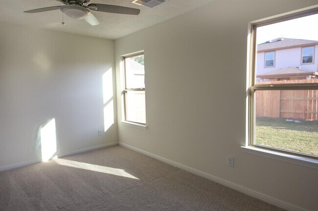 Building Photo - 9407 Castillo Ct