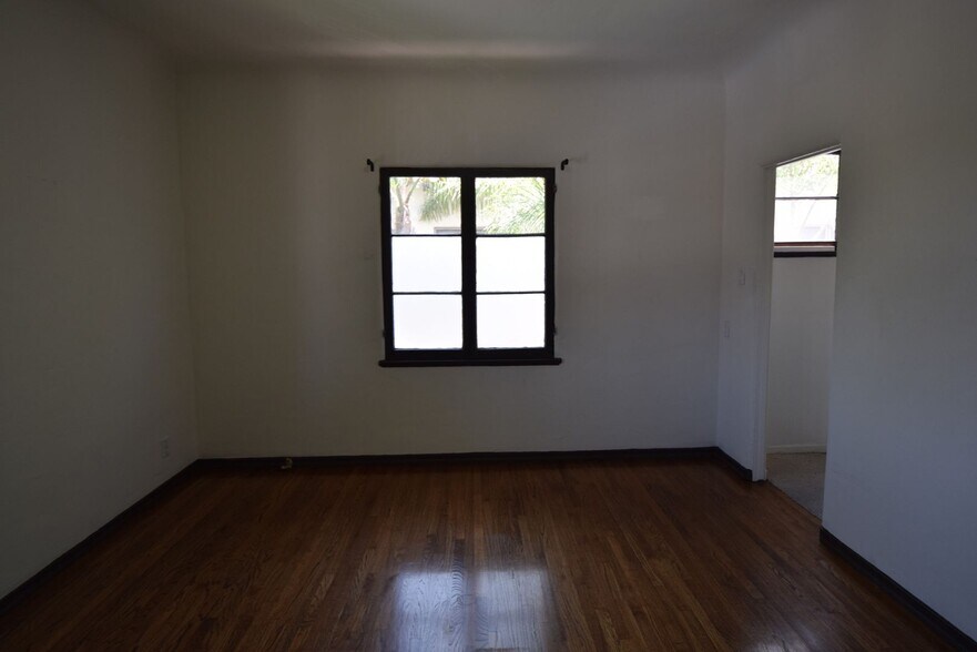 Building Photo - 1417 S Crescent Heights Blvd