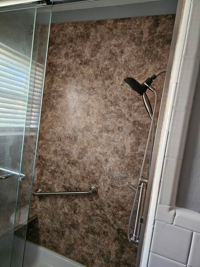 Walk-in Shower with Bench - 1326 McAdams Ave