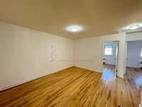 Building Photo - ** RENOVATED ** 4 BED ** 1 BATH ** PRIME LOCATION **