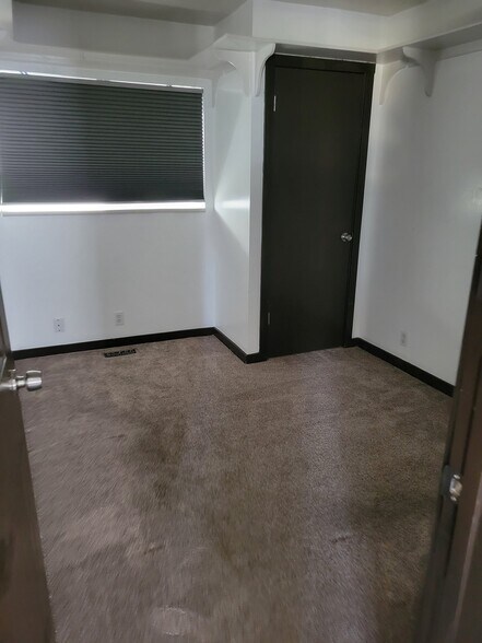 Building Photo - 8095 Twain Cir