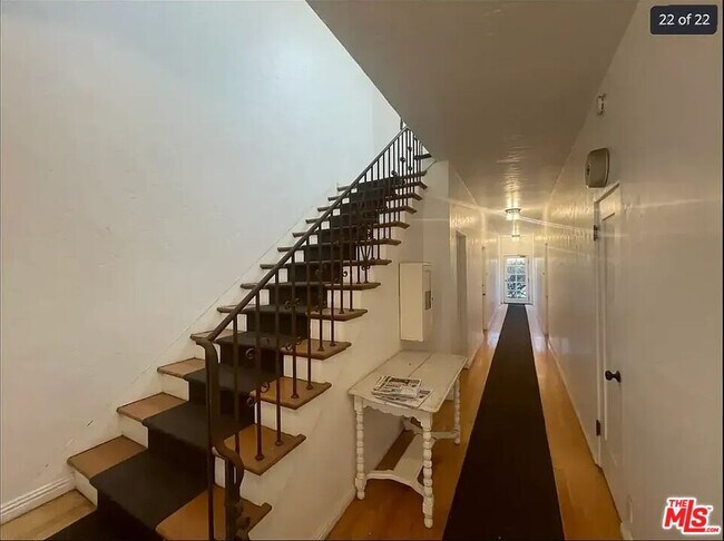 Building Photo - 944 12th St