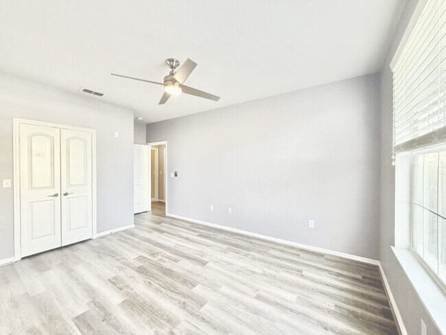 Building Photo - 4221 W Spruce St