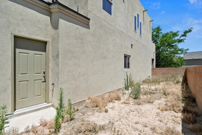 Building Photo - 2316 Penn Ave SE