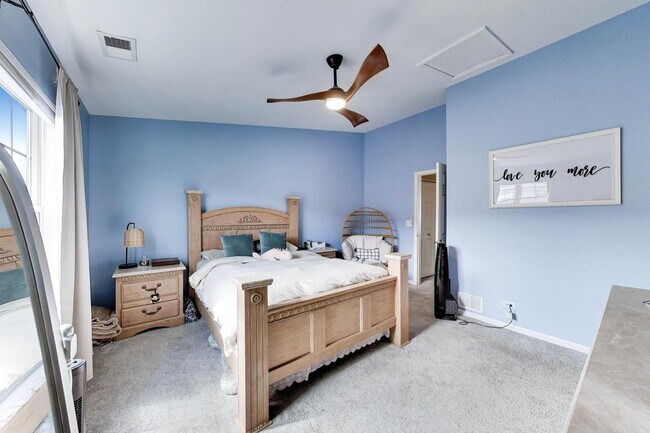 Building Photo - 590 Triumph Ct