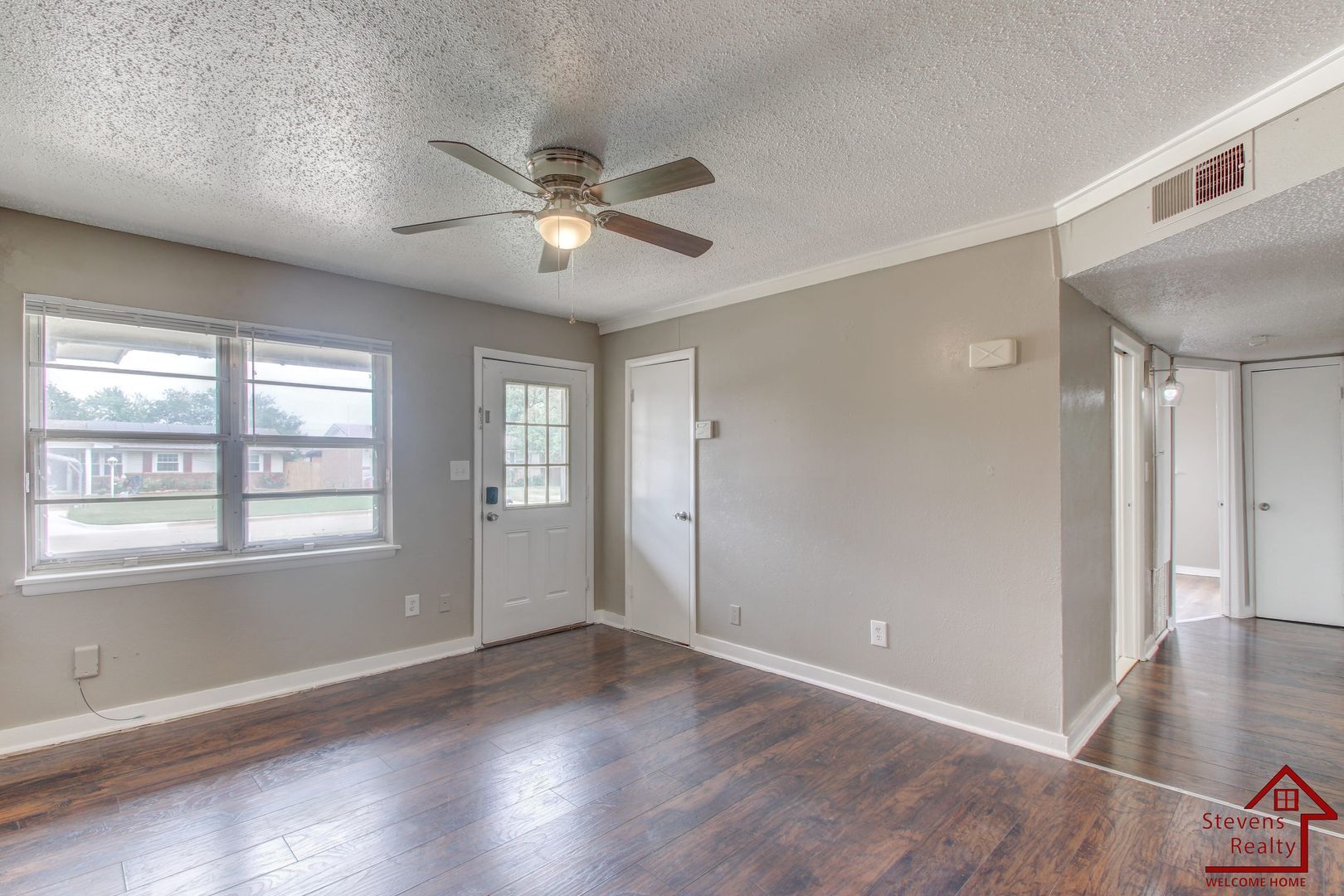 Building Photo - 4910 NW Pollard Ave