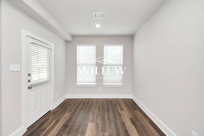 Building Photo - Incredible 3-Bedroom Home – 6 Weeks FREE R...
