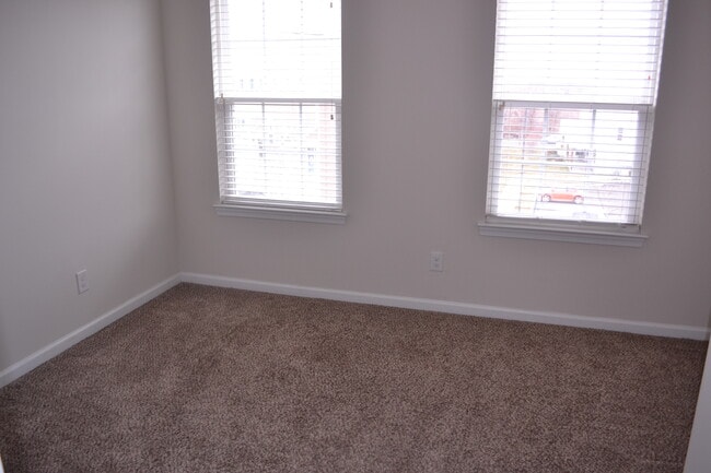Building Photo - 1718 Beacon Ln