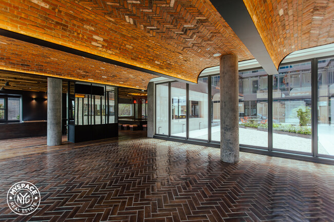 Building Photo - 54 Noll St