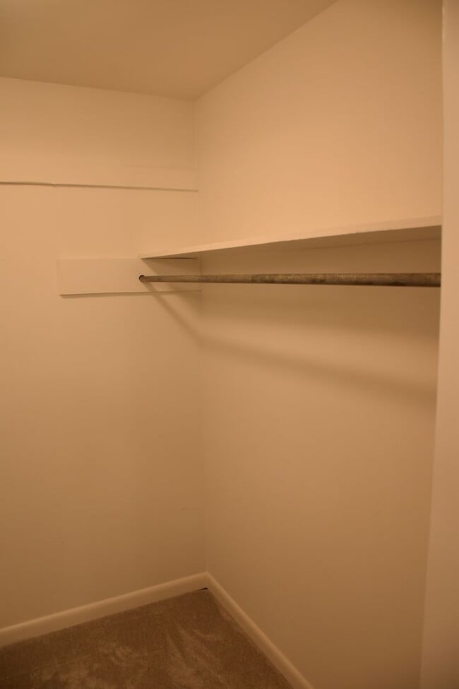 Building Photo - 553 Doral Country Dr