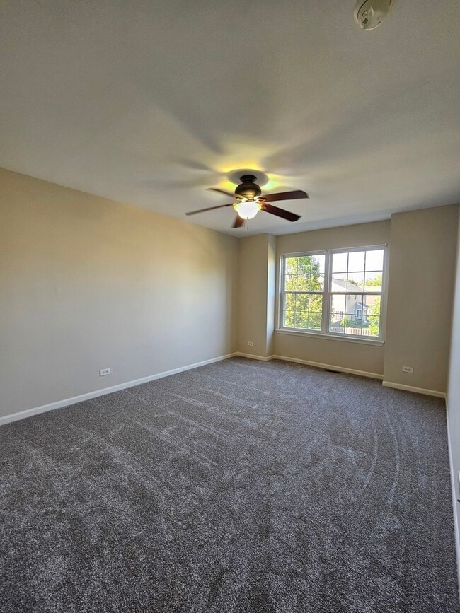 Building Photo - 1136 Larkspur Ct