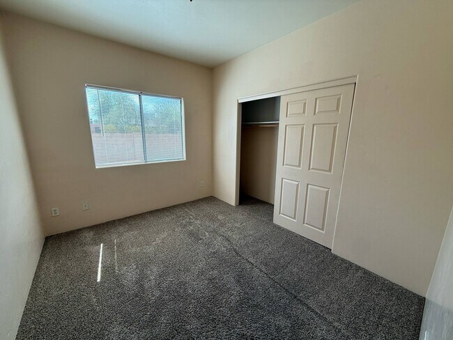 Building Photo - 3041 N Euclid Ave