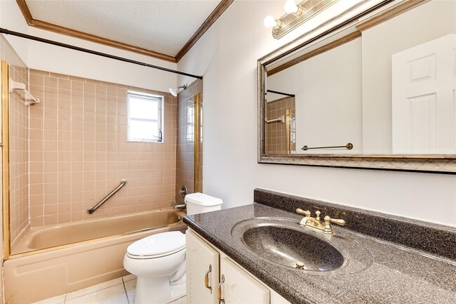 Building Photo - 3460 NE 28th Ave