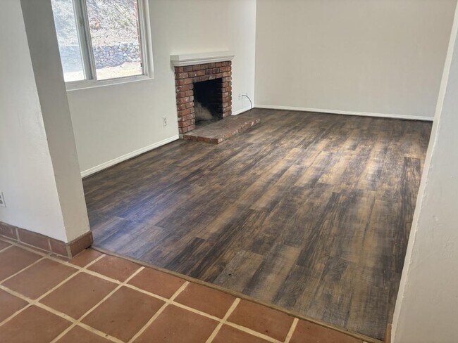Building Photo - 5613 Campanile Way