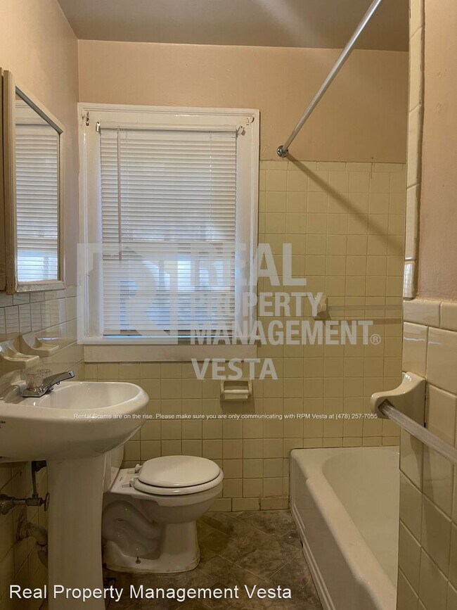 Building Photo - 2 br, 1 bath House - 1052 Mimosa Dr