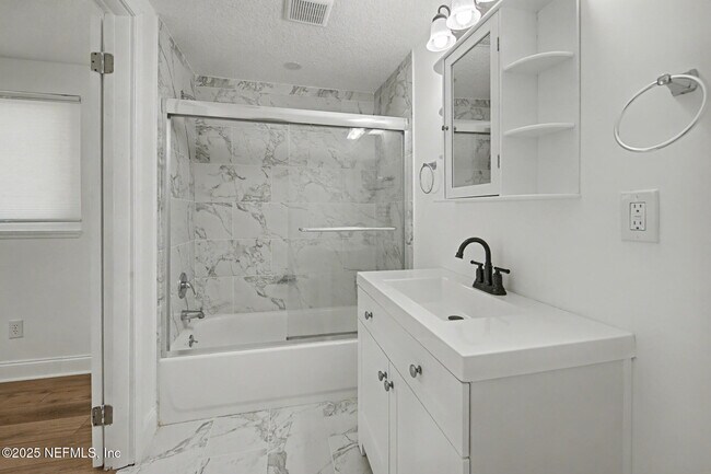 Building Photo - 1503 Broome St