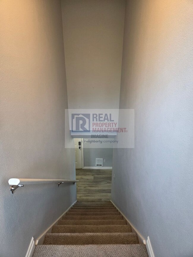 Building Photo - Recently remodeled 3 bedroom, 2.5 bath home