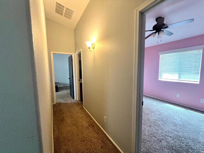 Building Photo - 28496 N Dolomite Ln