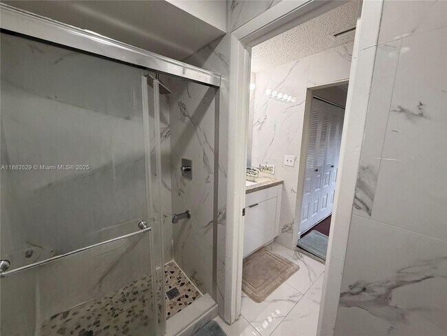 Building Photo - 27 Laredo Pl