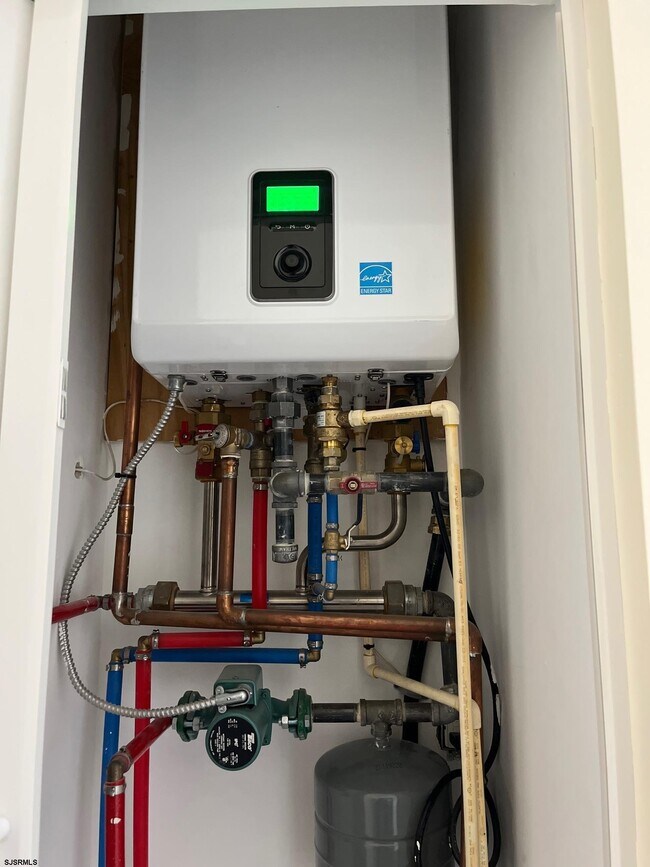 Building Photo - 16 N Sacramento Ave