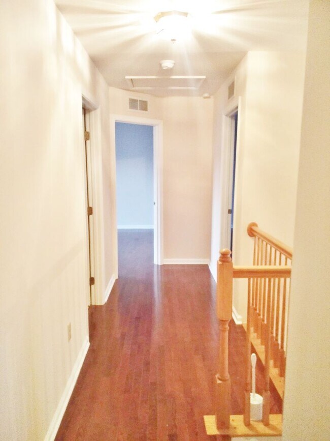 Building Photo - 3-Bedroom Gem in Desirable Sicklerville Ne...