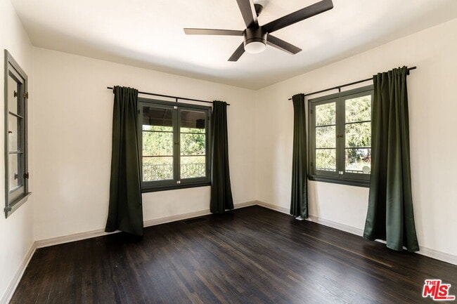 Building Photo - 1428 Holbrook St