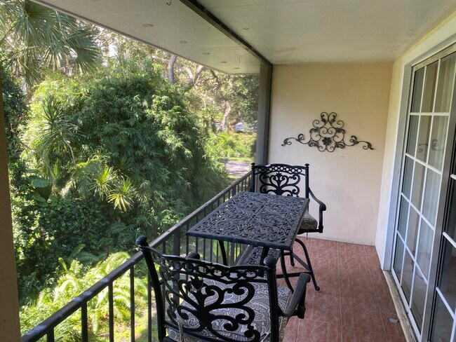 Building Photo - 800 Coquina Ln
