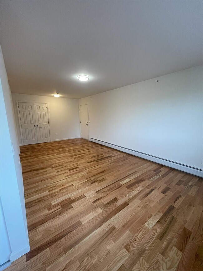 Building Photo - 3 Woods End Cir