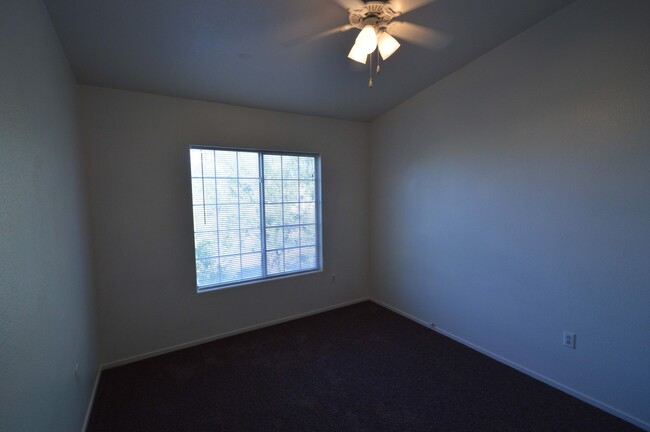 Building Photo - 2nd Floor Condo in a Gated Northeast Commu...