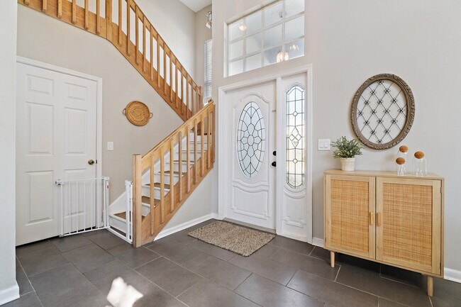 Building Photo - 18213 SE Fairview Cir