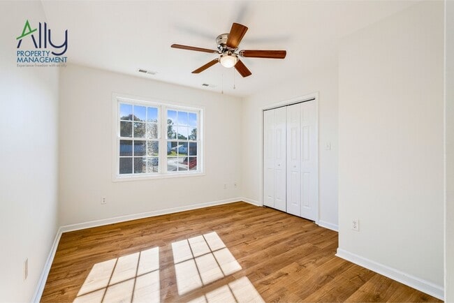 Building Photo - 409 S Magnolia Ave
