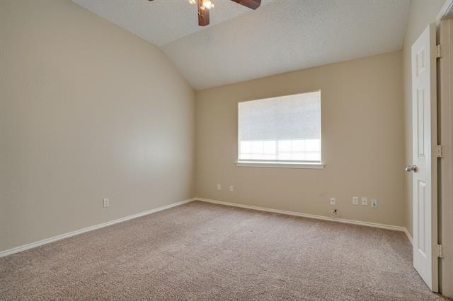 Building Photo - 215 Linda St