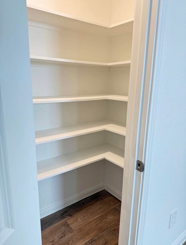 Building Photo - 16527 Jasmine Marie Pl